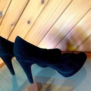 ADRIANNE Vittadini platform heeled shoe in black suede